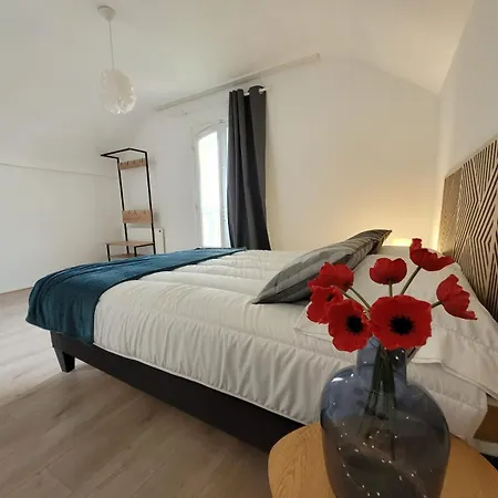 Waterlily Et Coquelicot House Vernon (Eure)
